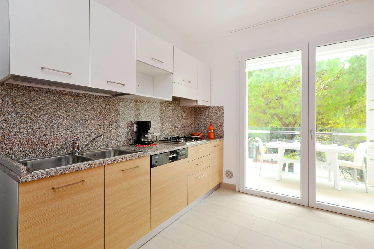 Apartment Fiore-2 By Interhome Lignano Sabbiadoro Eksteriør bilde